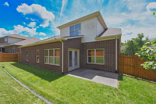 223 Meandering Dr, Lebanon, TN 37090