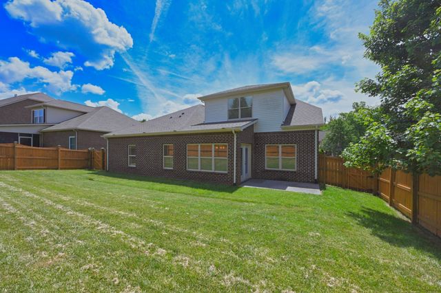 223 Meandering Dr, Lebanon, TN 37090