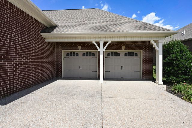 223 Meandering Dr, Lebanon, TN 37090