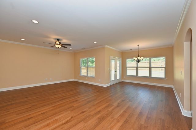 223 Meandering Dr, Lebanon, TN 37090