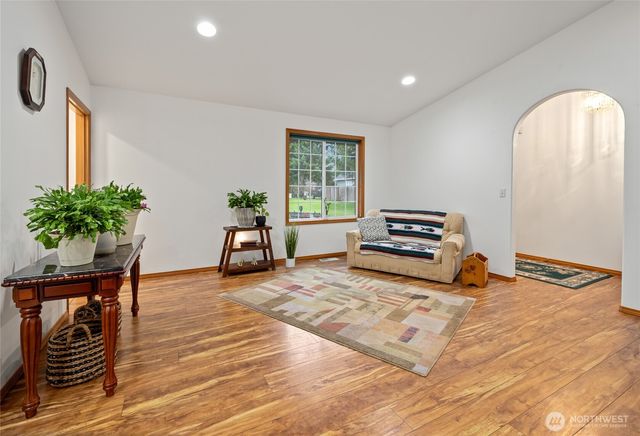 21211 89th Avenue NE, Arlington, WA 98223