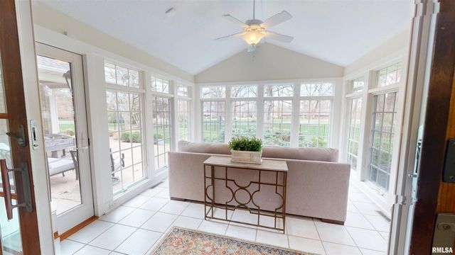 10706 N GRAND OAK Court, Peoria, IL 61615