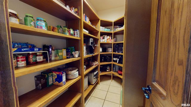 10706 N GRAND OAK Court, Peoria, IL 61615