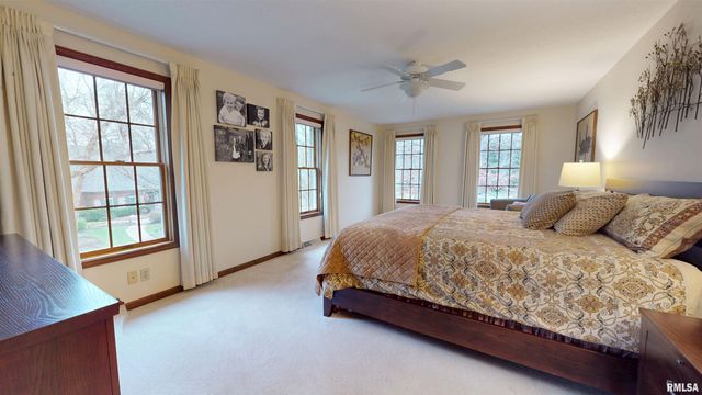 10706 N GRAND OAK Court, Peoria, IL 61615