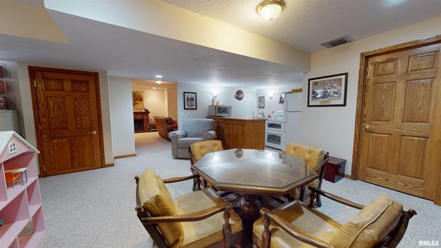 10706 N GRAND OAK Court, Peoria, IL 61615