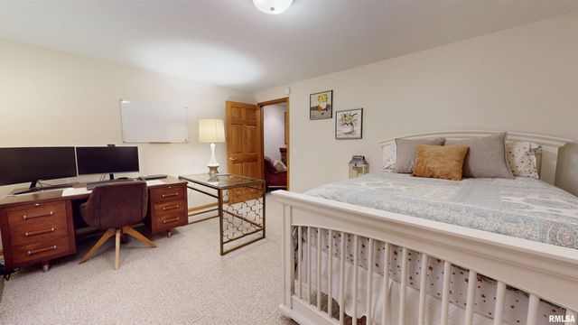 10706 N GRAND OAK Court, Peoria, IL 61615