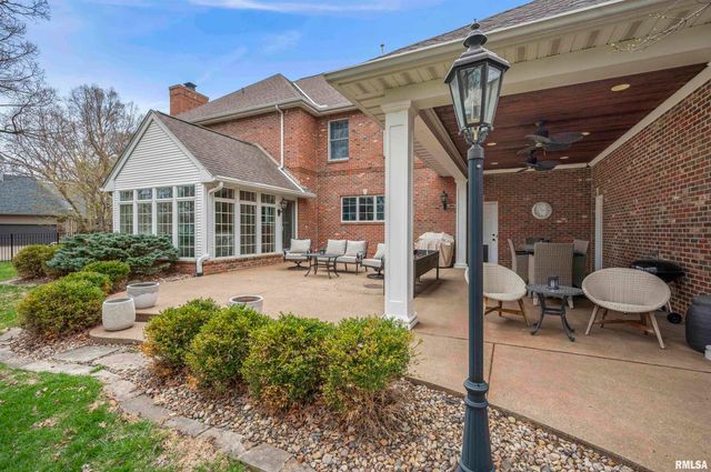 10706 N GRAND OAK Court, Peoria, IL 61615