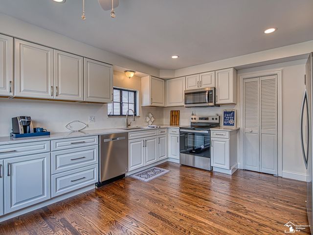 3880 Lakeshore Drive, Frenchtown Twp, MI 48166