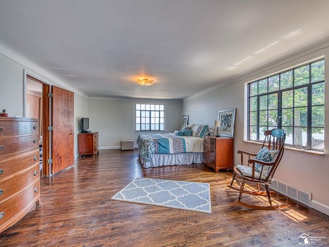 3880 Lakeshore Drive, Frenchtown Twp, MI 48166