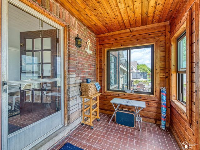 3880 Lakeshore Drive, Frenchtown Twp, MI 48166