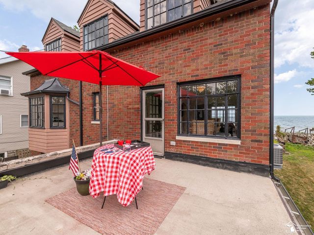 3880 Lakeshore Drive, Frenchtown Twp, MI 48166