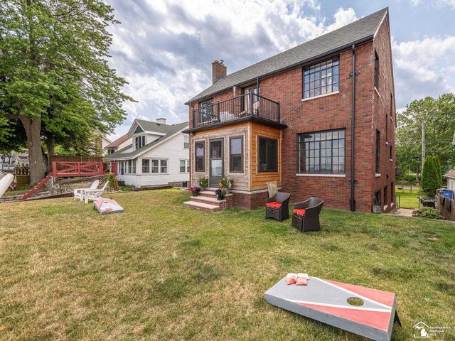 3880 Lakeshore Drive, Frenchtown Twp, MI 48166