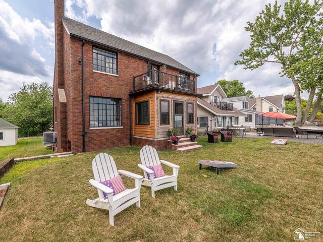 3880 Lakeshore Drive, Frenchtown Twp, MI 48166