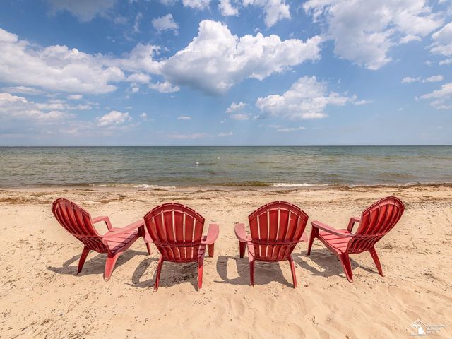 3880 Lakeshore Drive, Frenchtown Twp, MI 48166