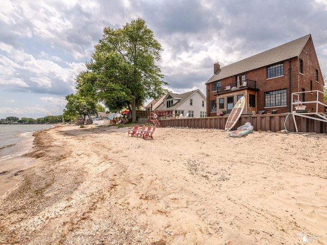 3880 Lakeshore Drive, Frenchtown Twp, MI 48166