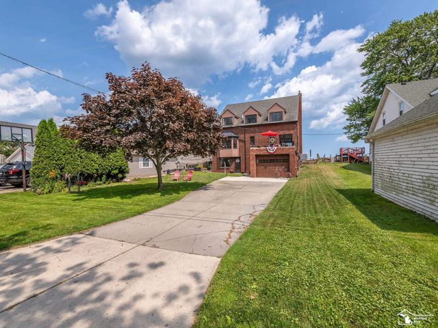 3880 Lakeshore Drive, Frenchtown Twp, MI 48166