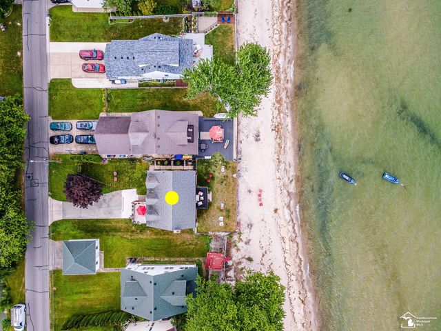 3880 Lakeshore Drive, Frenchtown Twp, MI 48166