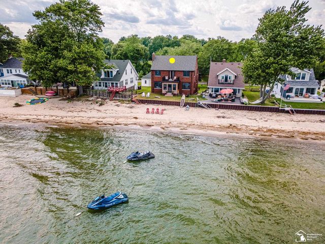 3880 Lakeshore Drive, Frenchtown Twp, MI 48166