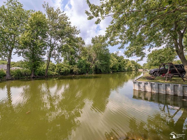3880 Lakeshore Drive, Frenchtown Twp, MI 48166