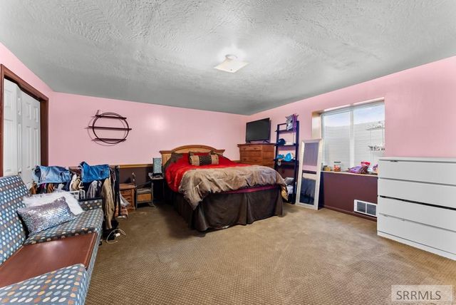 6685 E Iona Road, Idaho Falls, ID 83401