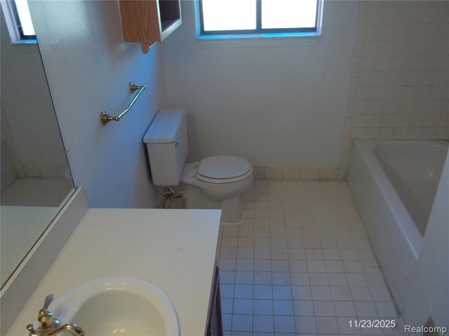 16682 Eastland Street, Roseville, MI 48066