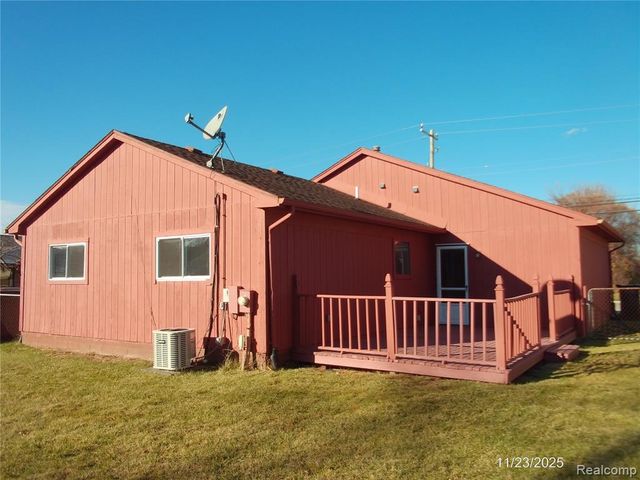 16682 Eastland Street, Roseville, MI 48066