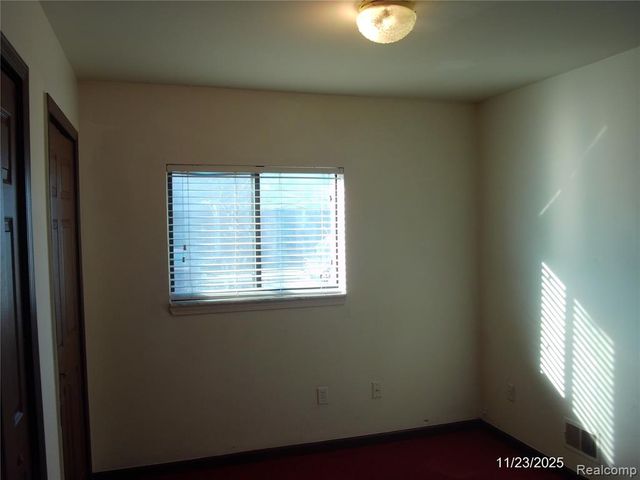 16682 Eastland Street, Roseville, MI 48066