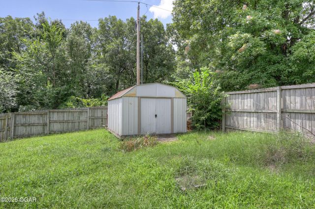 1706 Marigold Drive, Joplin, MO 64801