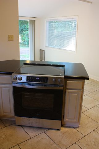 3779 SPOTTSWOOD AVE, Memphis, TN 38111