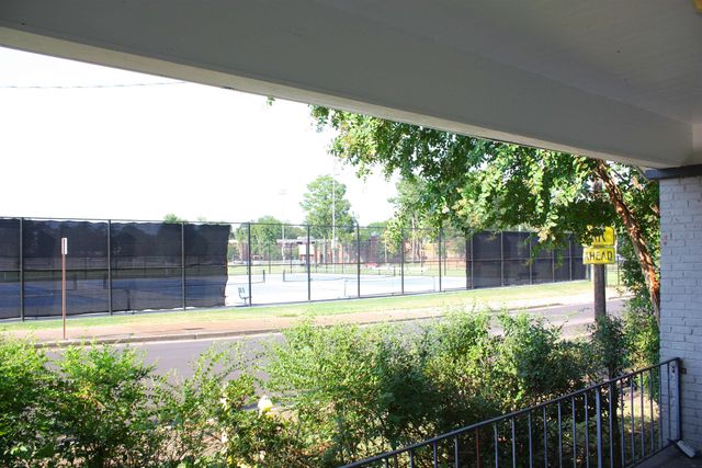 3779 SPOTTSWOOD AVE, Memphis, TN 38111