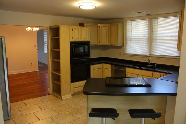 3779 SPOTTSWOOD AVE, Memphis, TN 38111