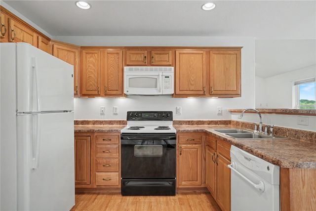 1875 Highland Road, Ely, IA 52227