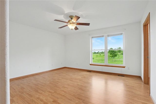 1875 Highland Road, Ely, IA 52227