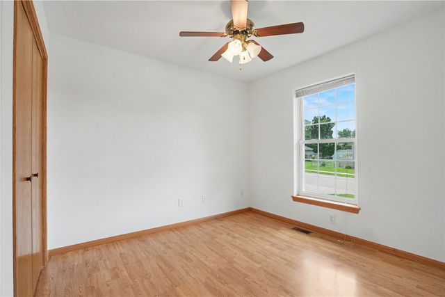 1875 Highland Road, Ely, IA 52227