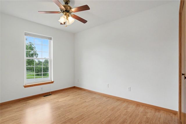1875 Highland Road, Ely, IA 52227