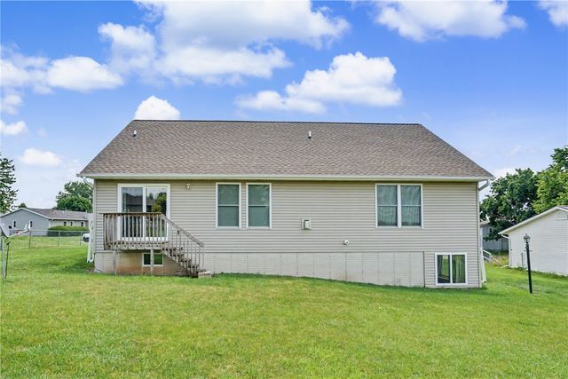 1875 Highland Road, Ely, IA 52227