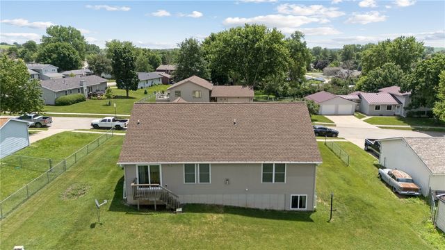 1875 Highland Road, Ely, IA 52227
