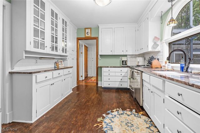 2216 University Avenue NW, Canton, OH 44709