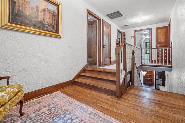 2216 University Avenue NW, Canton, OH 44709