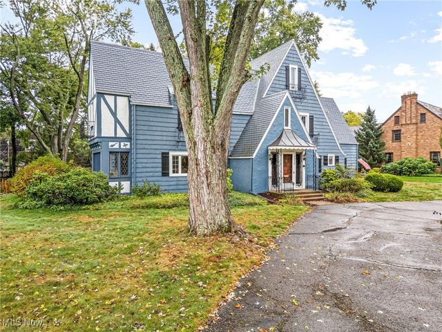 2216 University Avenue NW, Canton, OH 44709