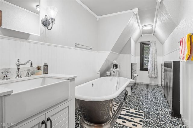 2216 University Avenue NW, Canton, OH 44709