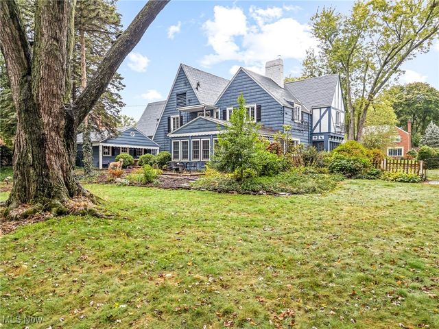 2216 University Avenue NW, Canton, OH 44709