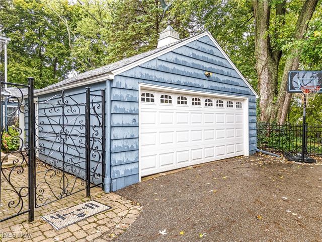 2216 University Avenue NW, Canton, OH 44709