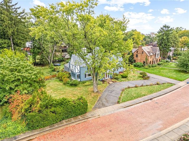 2216 University Avenue NW, Canton, OH 44709