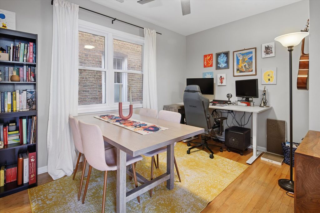 Image 9 of property listing at 1020 N MOZART Street 2, Chicago, IL 60622