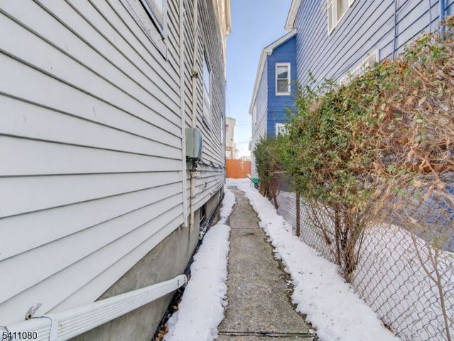 115 Madison Ave 2, Elizabeth City, NJ 07201