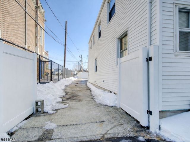 115 Madison Ave 2, Elizabeth City, NJ 07201