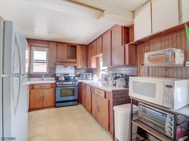 115 Madison Ave 2, Elizabeth City, NJ 07201