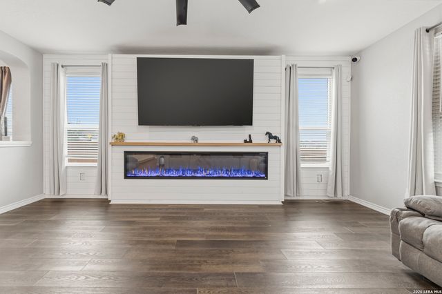 200 RUSTIC SPGS, Universal City, TX 78148