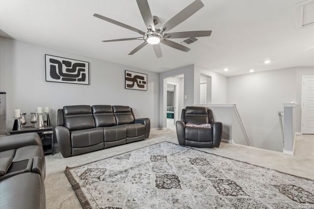 200 RUSTIC SPGS, Universal City, TX 78148